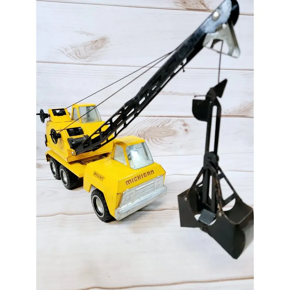 Nylint Vintage Pressed Steel Crane Truck 1:18 Scale Yellow Black Construction